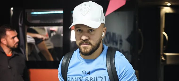 Rossi aceita diminuir salário para continuar no Paysandu até 2026 - Imagem do artigo original