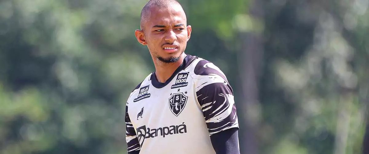 Lateral Cauã Dias valoriza pré-temporada e celebra promoção ao time principal do Paysandu - Imagem do artigo