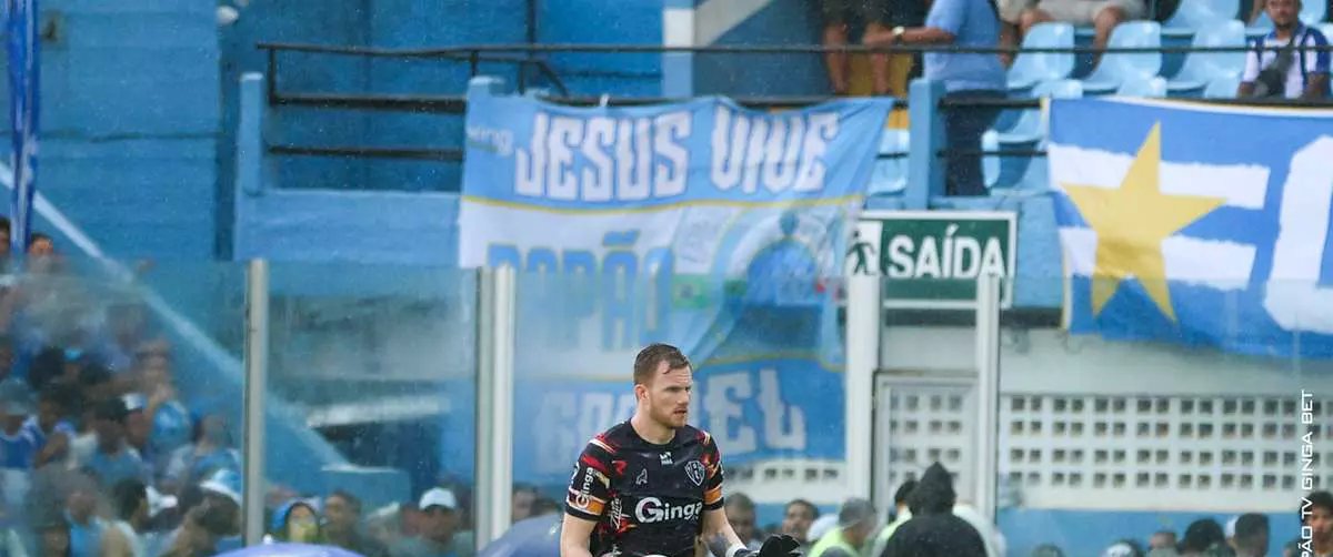 Goleiro Jean Drosny desfalca Paysandu em clássico Re-Pa por dores na coxa