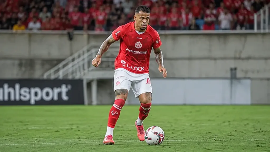 Paysandu encaminha contratação de Lucas Rodrigues